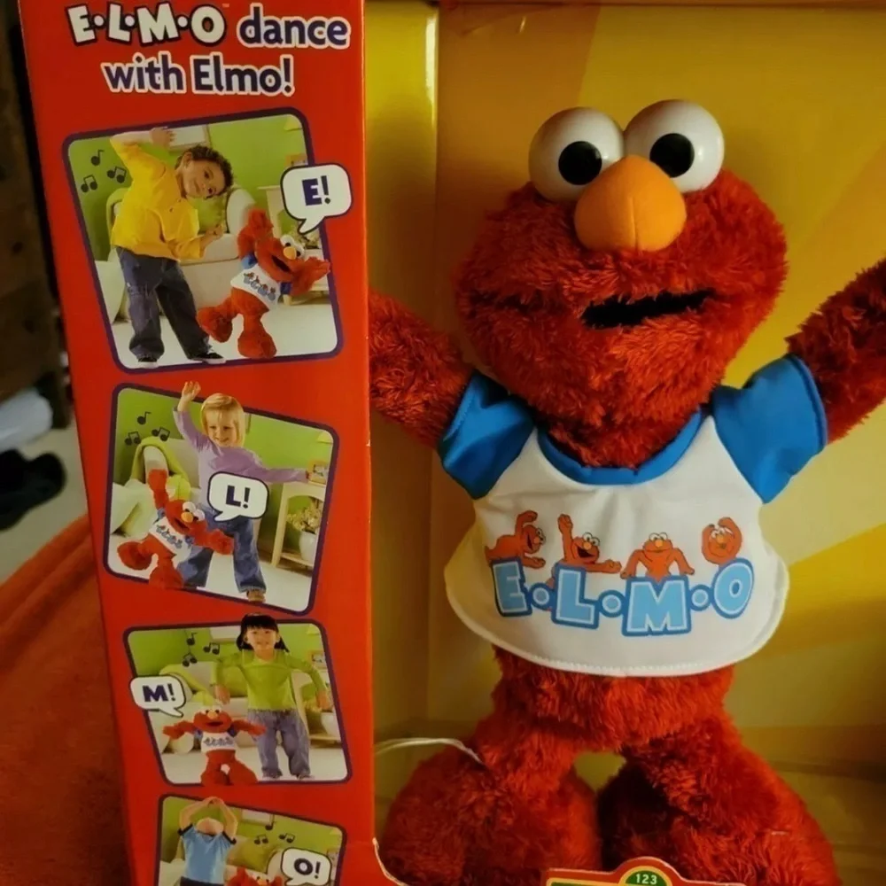 Fisher-Price E-L-M-O (YMCA) Singing & Dancing Elmo -2003